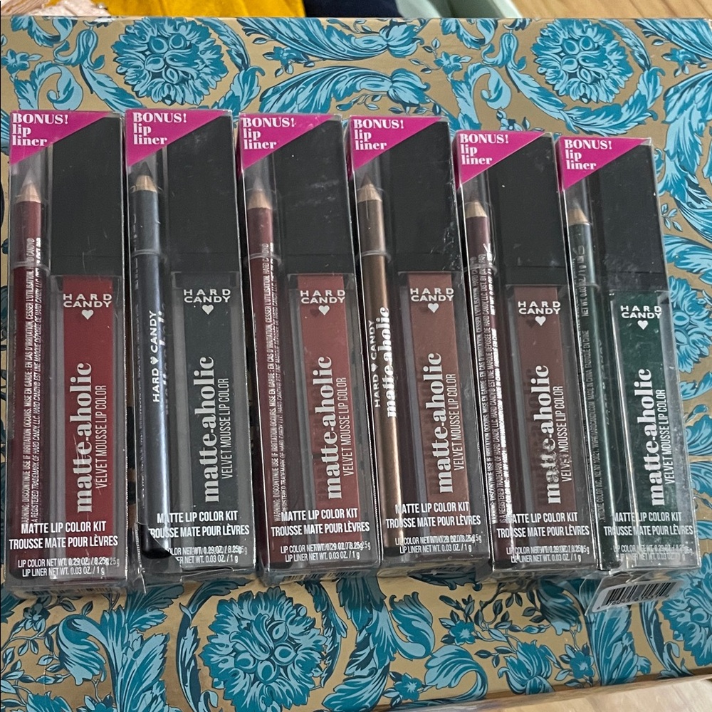 Hard Candy matte-aholic matte lip color kit (bonus lip liner)